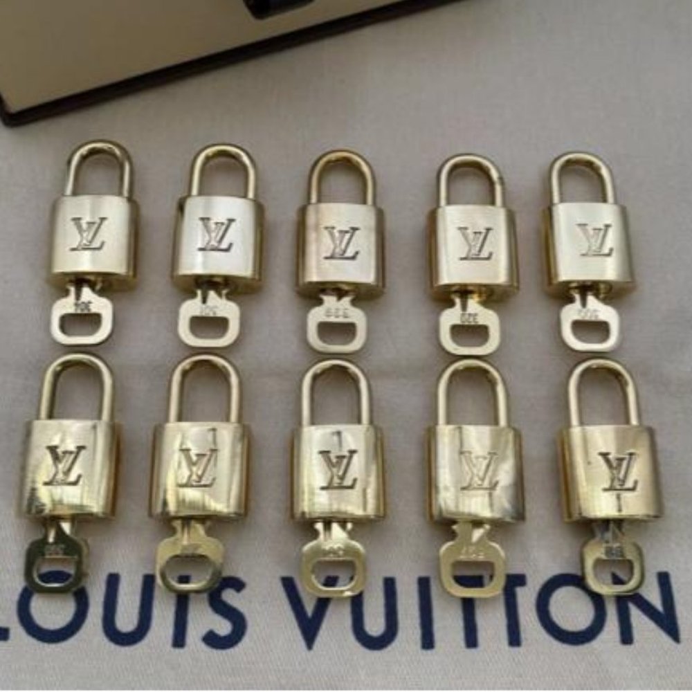 SALE! Louis Vuitton Lock & Key Gold Brass Authentic MINT - Picture 2 of 15